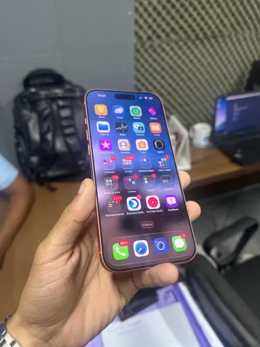 Iphone 17 pro Max Orange cosmic