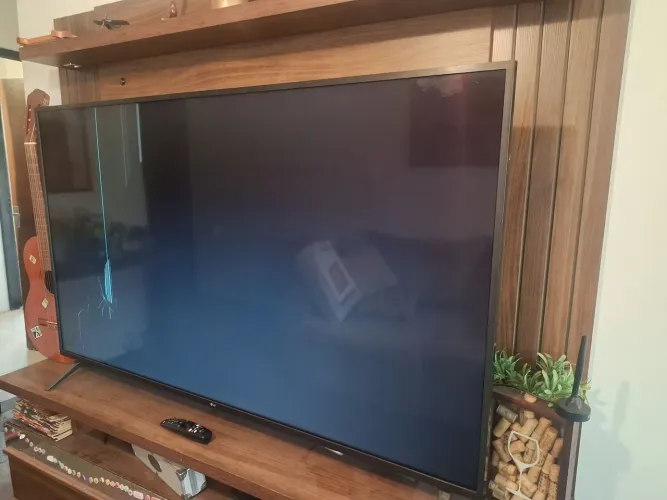 Smart TV LG 65" - Tela trincada
