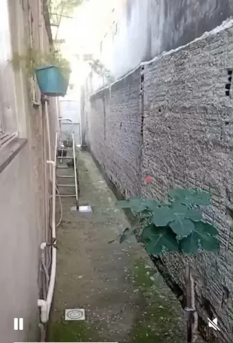 Vendo uma casa localizada em inhoaiba,  vilar carioca. Casa Grande para casal.