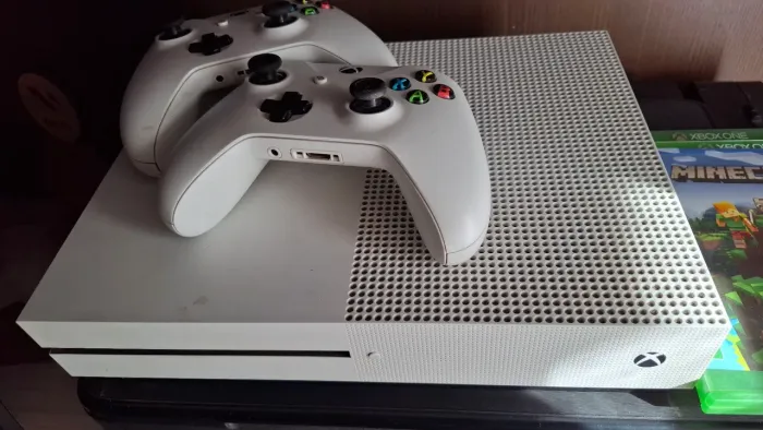 Xbox One S Branco Completo - Com 2 Controles Originais