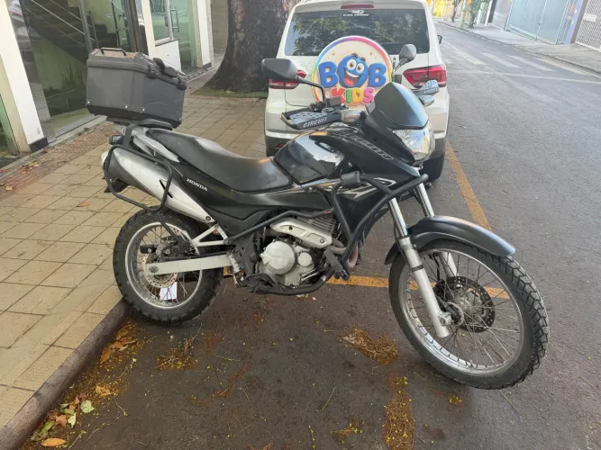 Honda NX 400i Falcon 2013 | Apenas 36.000 km