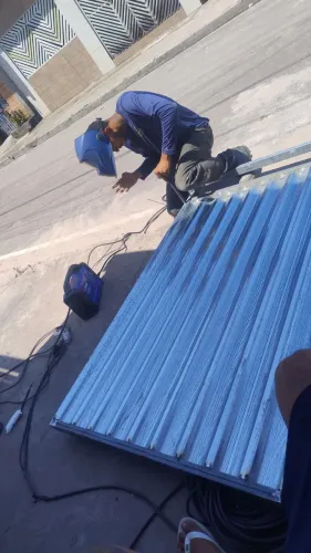 Serralheiro e construção civil