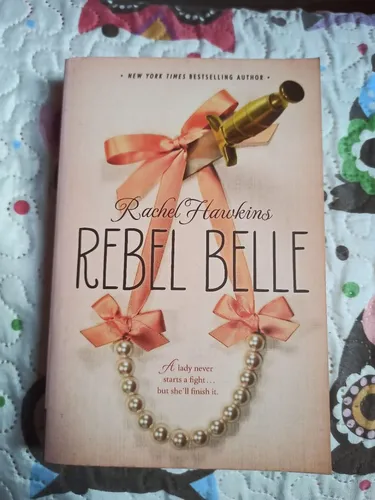 Desapego Livro Rebel Belle (livro em inglês)