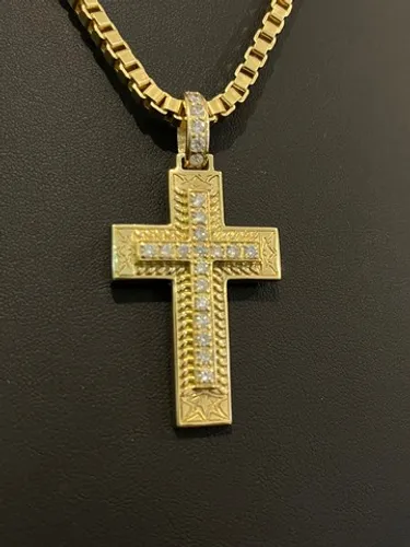 Pingente Crucifixo em Ouro 18K 750 com Diamantes