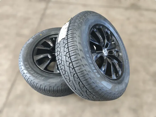 RODA ARO 17 ORIGINAL VW AMAROK C/ PNEU ZERO À BASE DE TROCA
