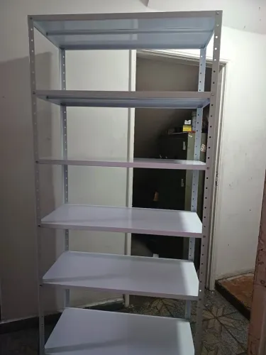 Vendo estantes de aço na cor branca ou preta.( só novas )Veja Valores na Descrição