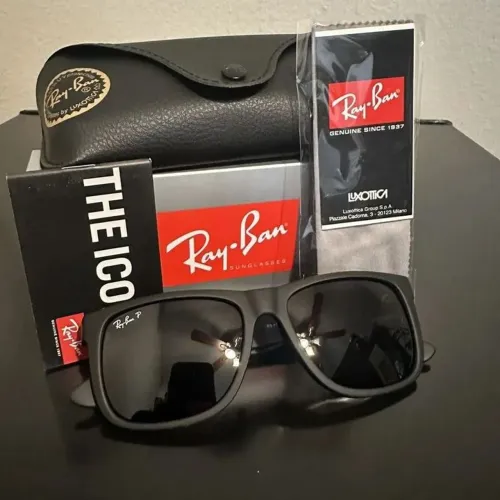 Óculos de sol polarizado Rayban Justin ALL Black acetato 