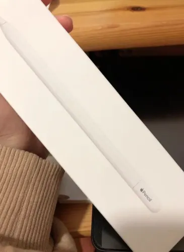Apple Pencil USB-C lacrada com garantia 1 ano apple.