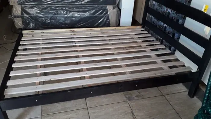 Cama Casal Madeira Reta (NOVO)