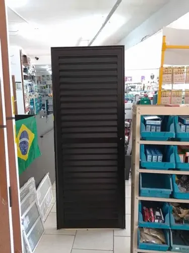 Porta de Alumínio pintada epoxi de Preta Veneziana 2,10x80