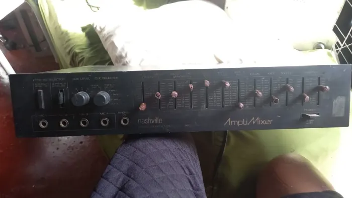 Amplificador Nashville Pro 300W