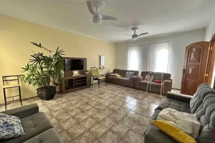 Vendo essa casa na Candangolândia, QR 2 