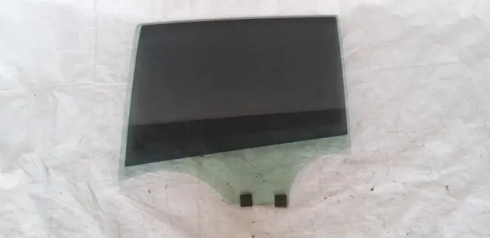 Vidro porta traseira esquerda Renault Sandero 15/23 #011