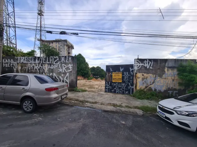 Vendo Terreno na rua Barcelos