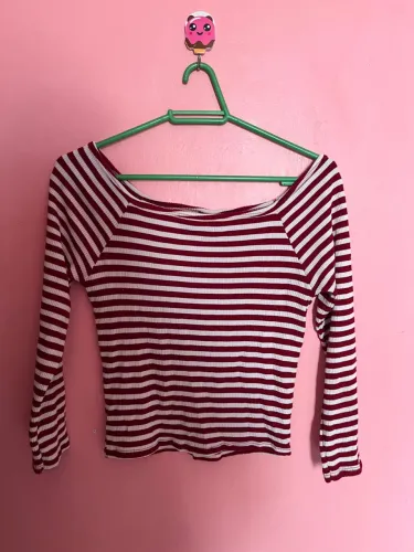 Blusa listrada vinho e branco TAM P
