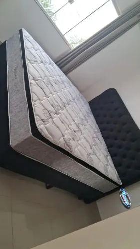 Cama queen com colchão 34 cm de altura