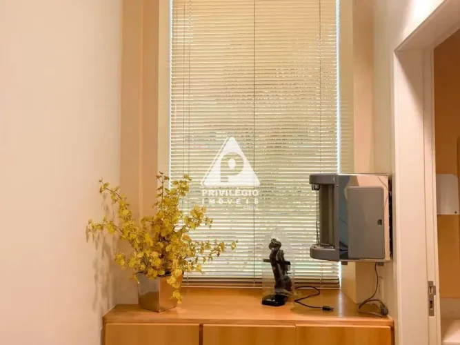 Excelente Sala Comercial à Venda na Gávea  Gávea Trade Center