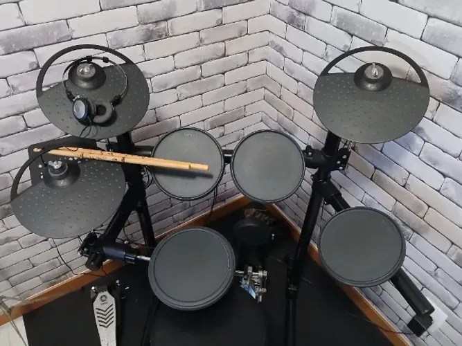 Bateria eletrônica YAMAHA DTX450