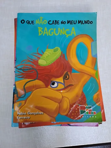 Coleção completa o que não cabe no meu mundo 10 livros