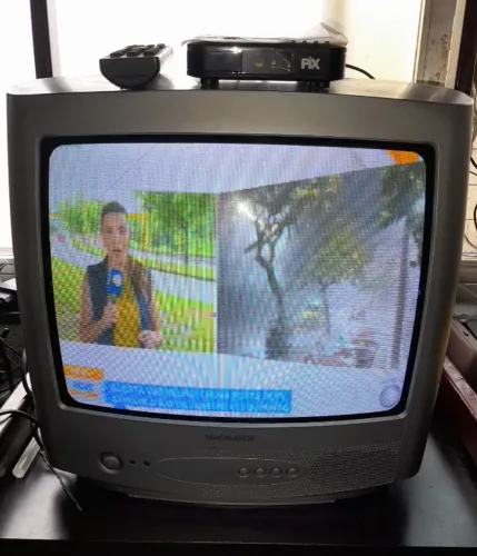 TV Magnavox 14 Polegadas + Conversor Digital Pix (Com Controle Remoto)