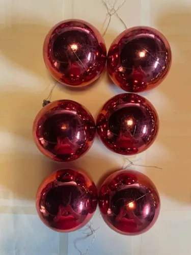 6 bolas de Natal, R$2,00 cada