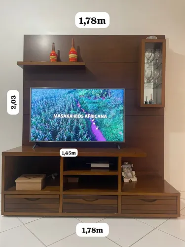 Rack com Painel para TV - Madeira Nobre, Excelente Estado