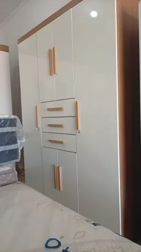 Guarda roupa de casal 