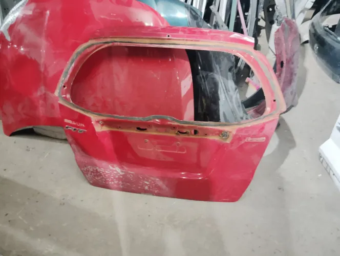 Tampa Traseira Honda Fit Vermelha 2010