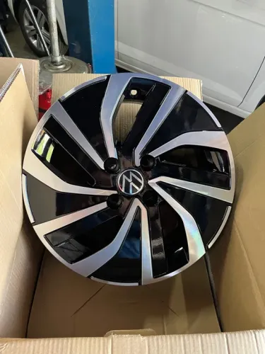 Roda de liga leve aro 15 VW.