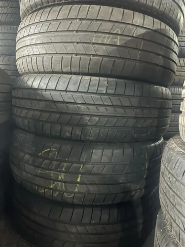 Pneu 225/55/18 B Turanza T005 90 % Vida util.