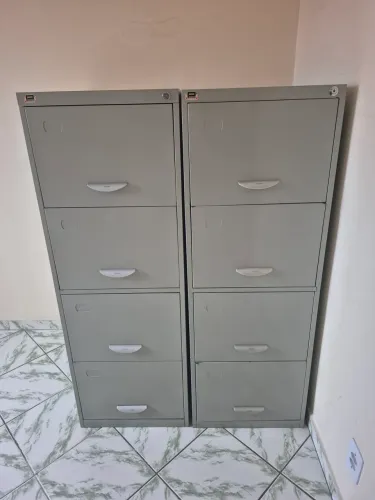 Vende-se dois arquivos para documentos!