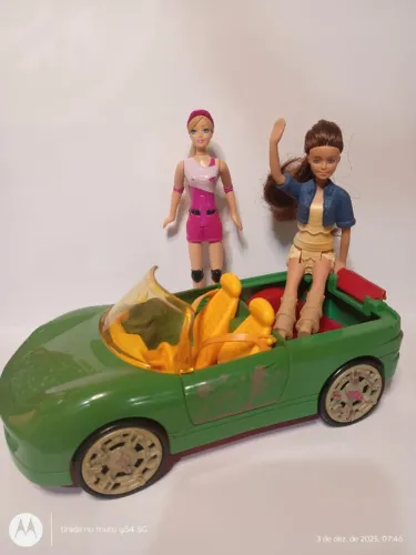 BARBIE - CARRO DA BARBIE + DUAS BARBIES MINIATURAS