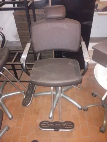 Cadeira para salão de beleza - semi nova