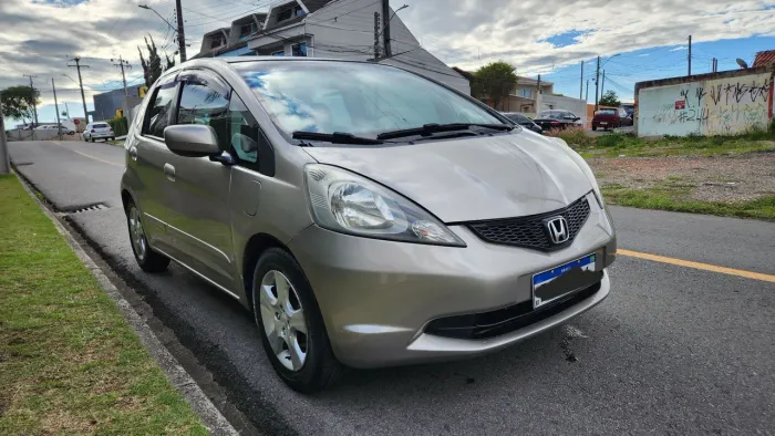 Honda Fit LX 1.4 automático 12 mil abaixo da fipe
