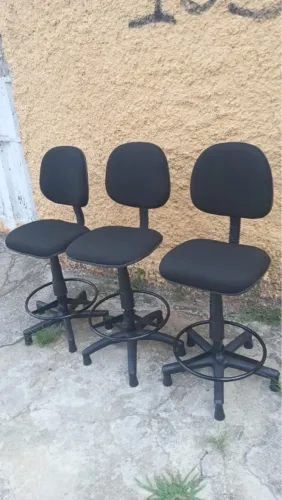 Cadeira Caixa com garantia de 3 meses 