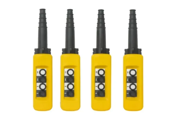 Kit com 4 Botoeiras conforme a foto todas novas.