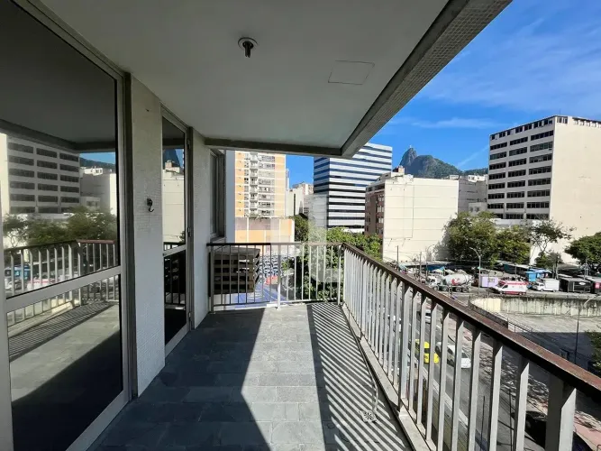 Imóvel para aluguel possui 54 metros quadrados com 1 quarto em Botafogo - Rio de Janeiro -