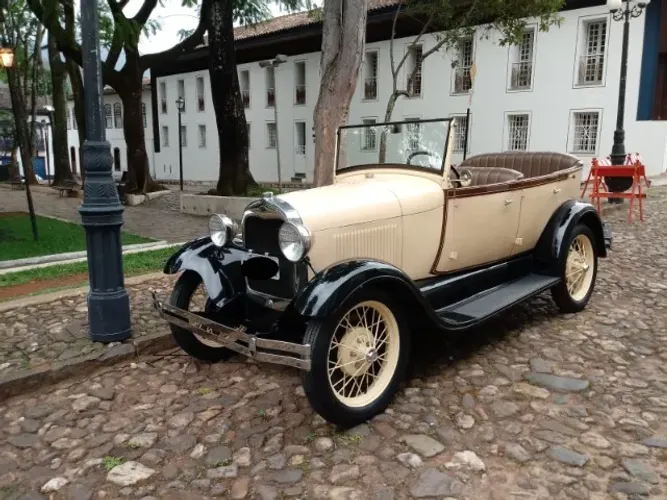 Transporte de Noivas, Festas, Formaturas e Casamentos