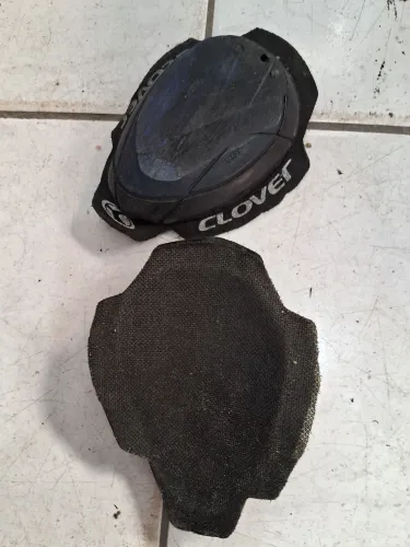 Joelheira, saboneteiras Clover p/ moto sport Radicais