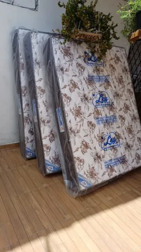 Colchão Casal Molas Ensacadas, Laceados de Fábrica
