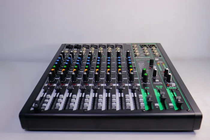 Mesa de Som Mackie Pro FX 12 V3 - Profissional