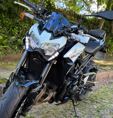 Z900 2022 branca 3mil km 