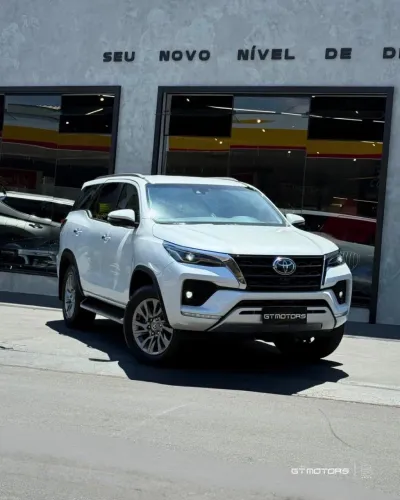 Toyota Hilux SW4 SRX 4X4 2.8 TDI 16V Dies. Aut. 2023