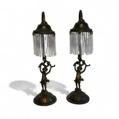 Par de abajures vintage com querubins, em bronze e franjas de vidro
