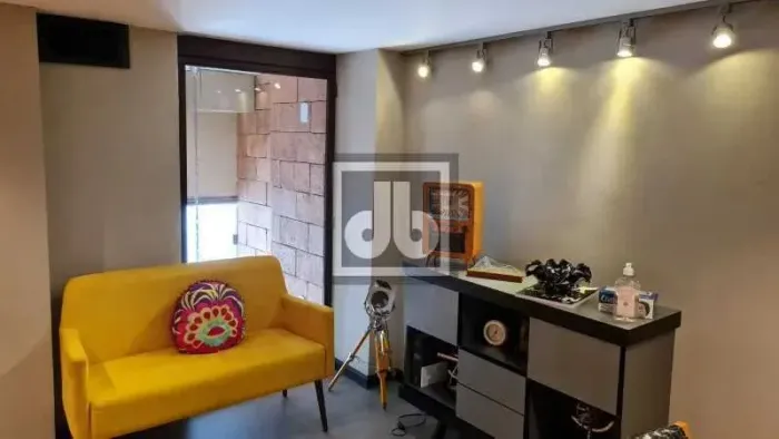 Barra da Tijuca. Loja comercial no Excelente Shopping Comercial Cittá América Office