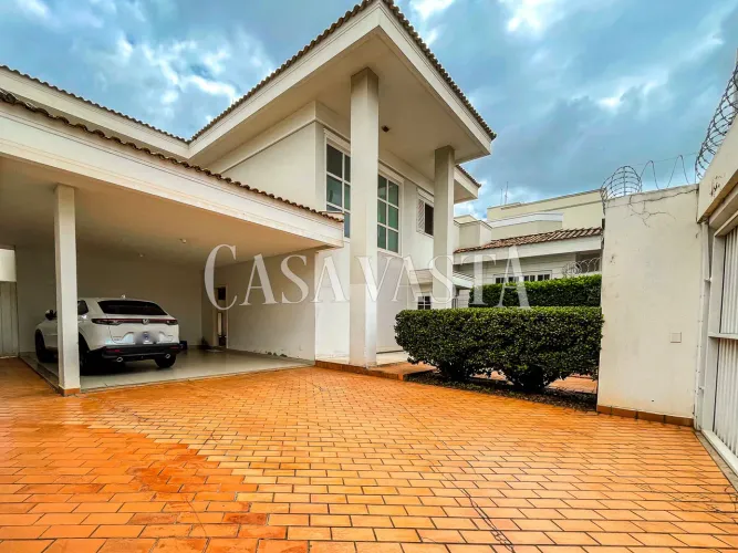 Sobrado próximo a Avenida Saudade