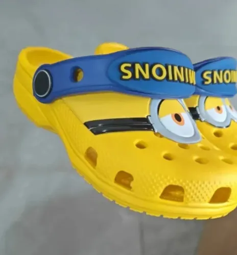 Crocs Original Infantil Minions Classic C9