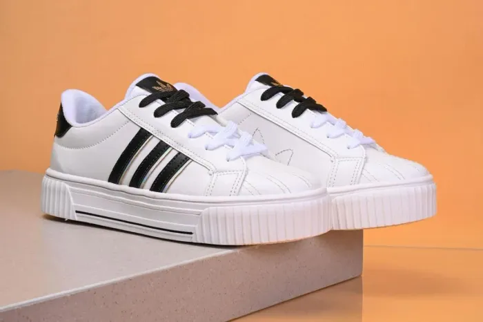 Tenis adidas