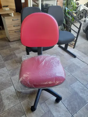 Cadeira giratória Rosa - Nova