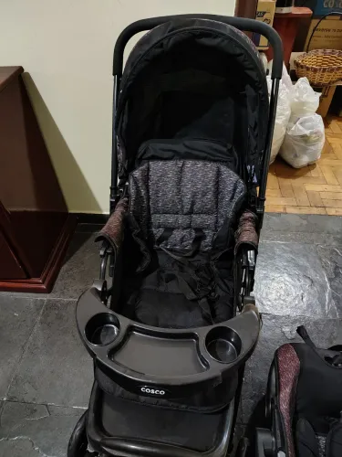 Carrinho e bebê conforto